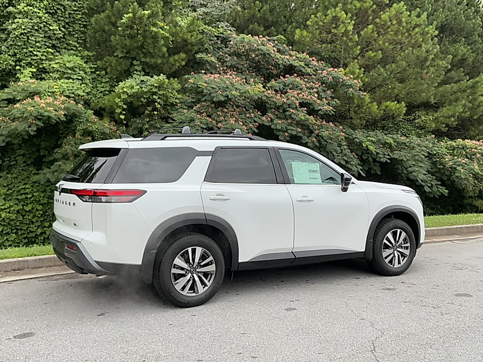 New 2026 Everest White Pearl Tricoat Nissan SL image 2