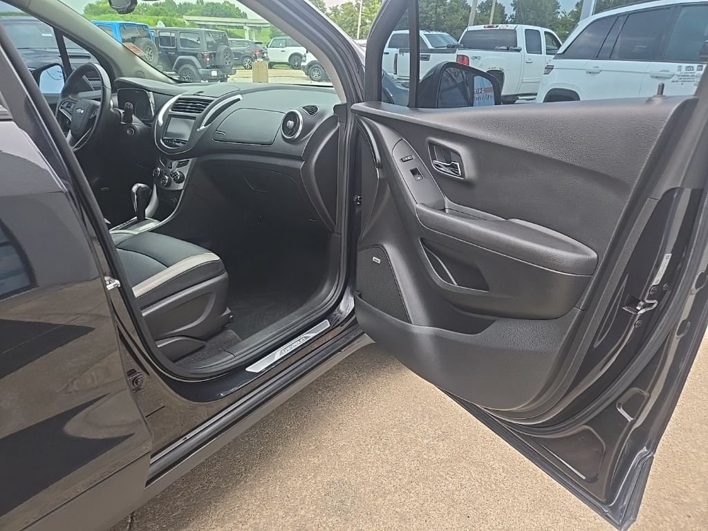 Used 2016 Black Chevrolet LTZ image 63