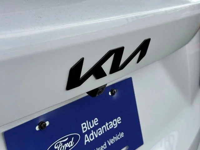 Used 2025 White Kia X-Line EX image 18