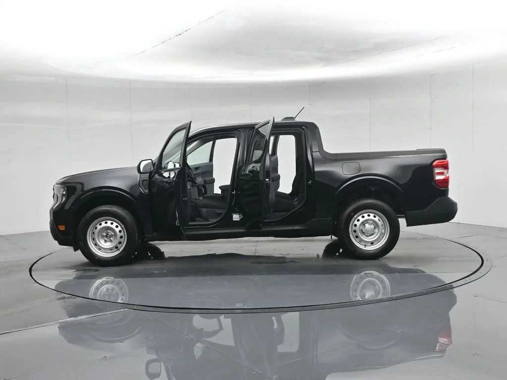 New 2026 Shadow Black Ford XL image 3