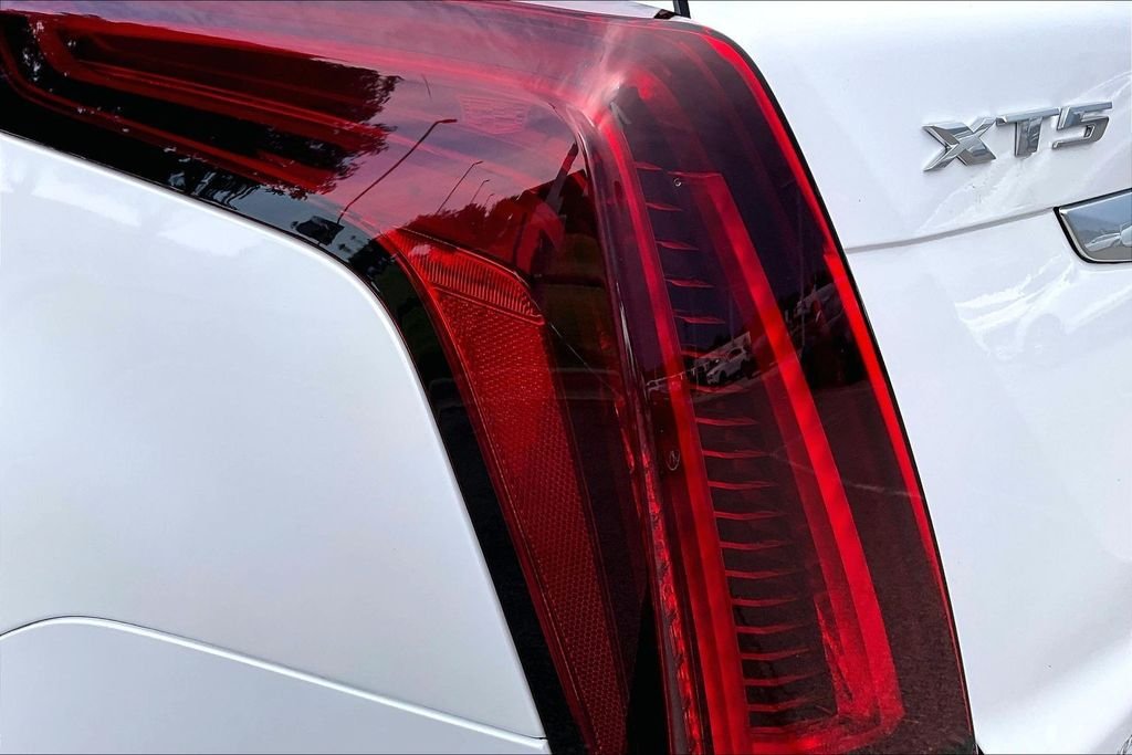Used 2025 White Cadillac Premium Luxury image 32
