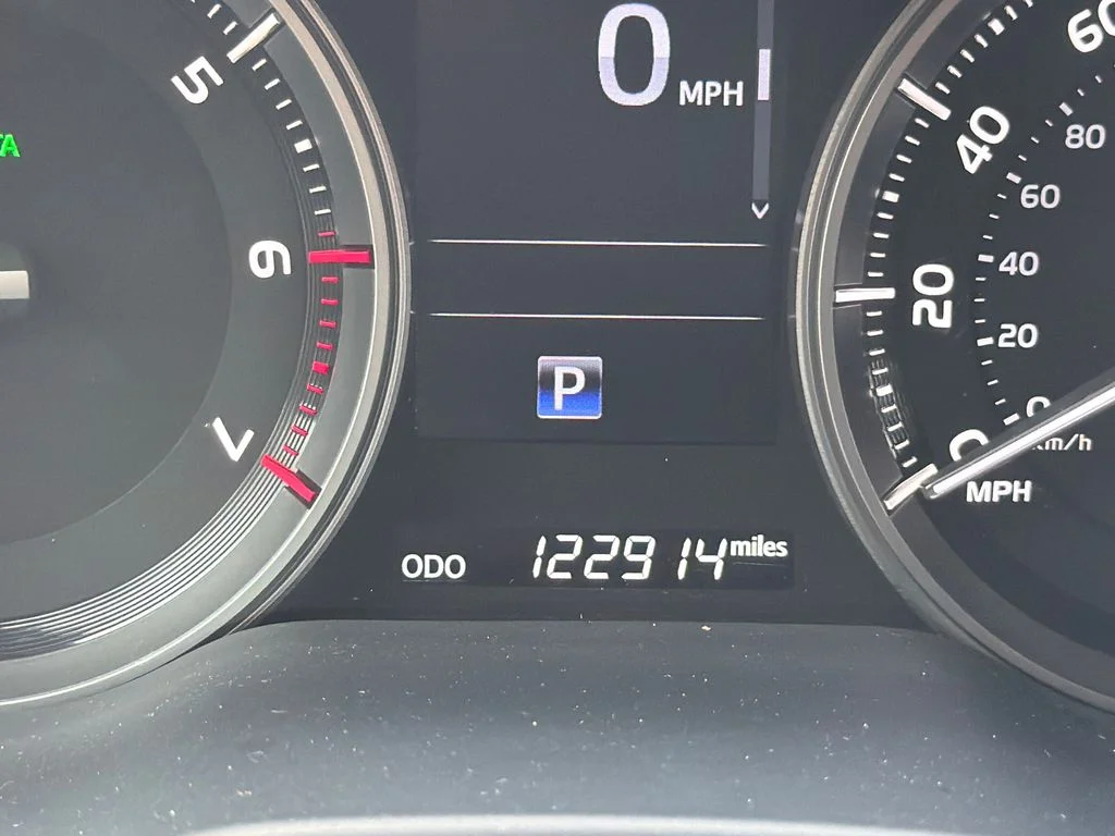 Used 2018 Blizzard Pearl Toyota  image 4