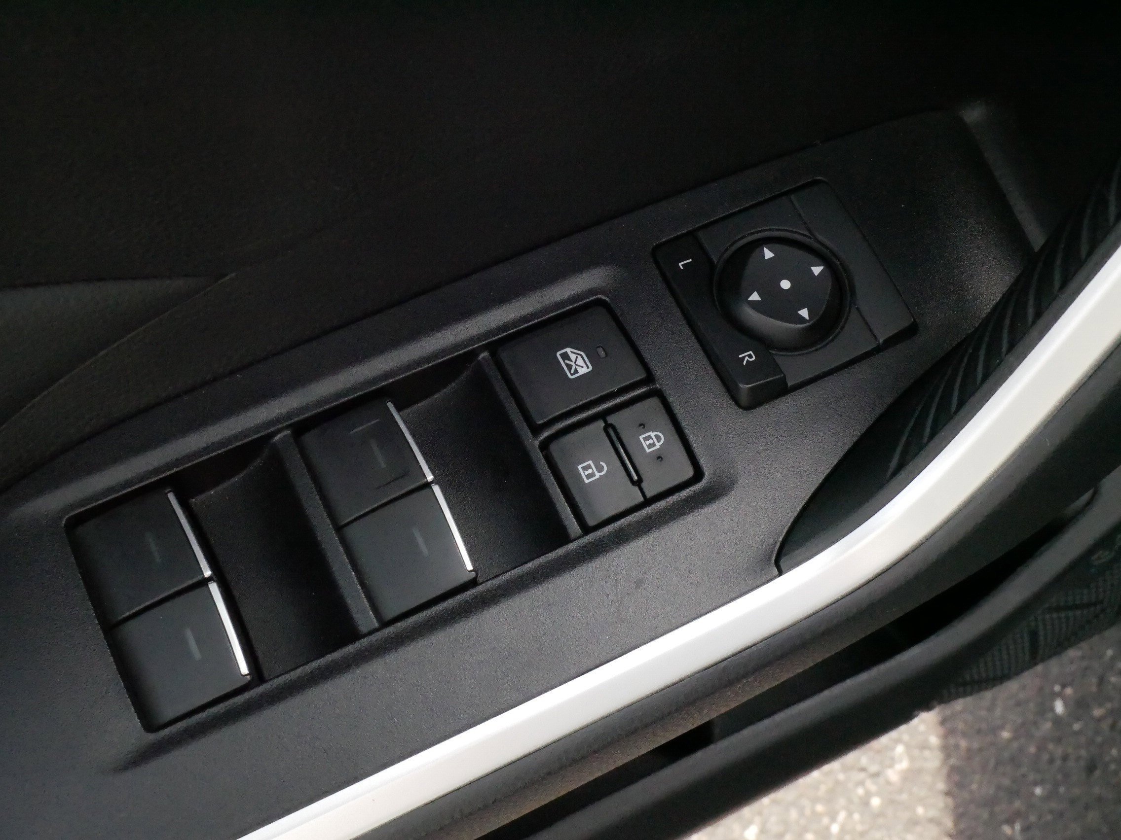 Certified Used 2025 MIDNIGHT BLACK METALLIC Toyota XLE image 19