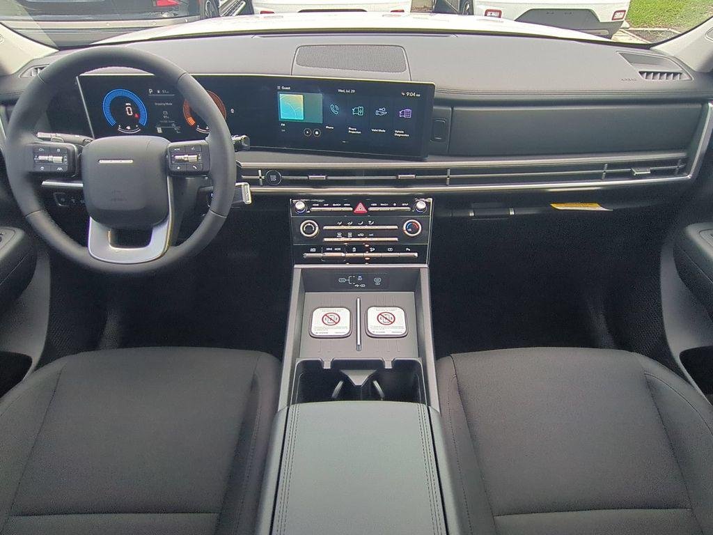 New 2027 Black Hyundai SE FWD image 19