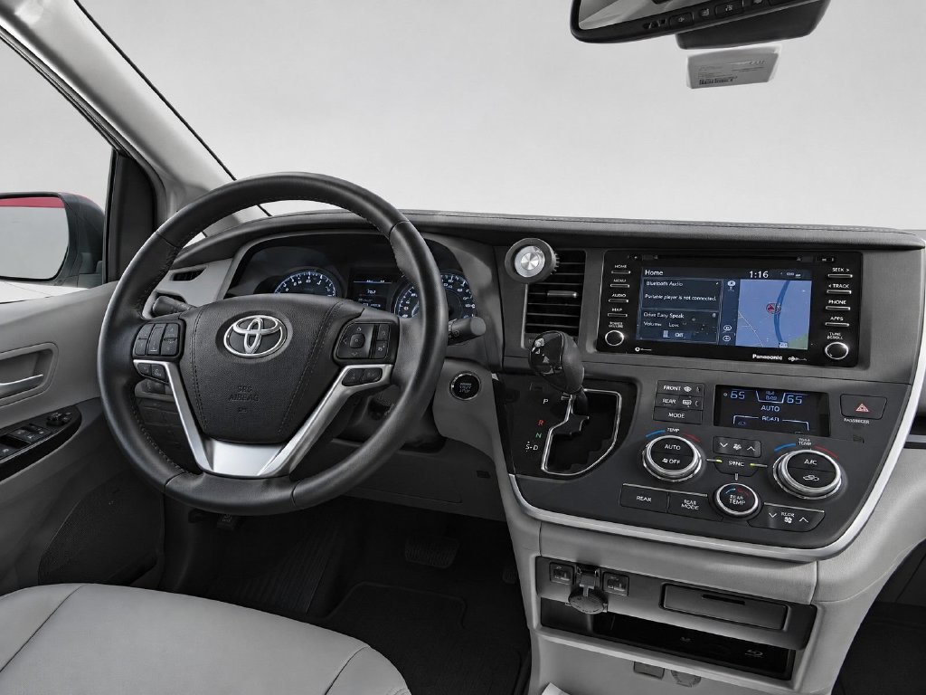 Used 2020 Beige Toyota XLE Premium image 20