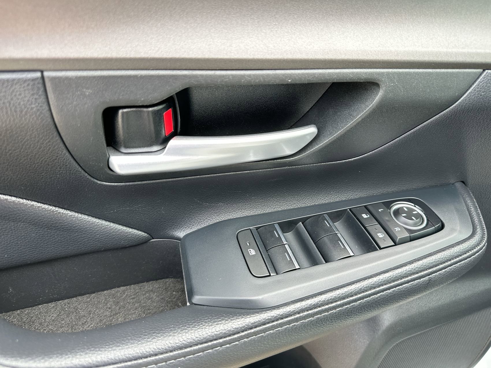Used 2024 Wind Chill Pearl Toyota XLE image 13