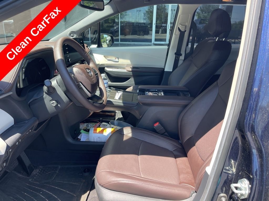 Used 2024  Toyota Platinum image 4