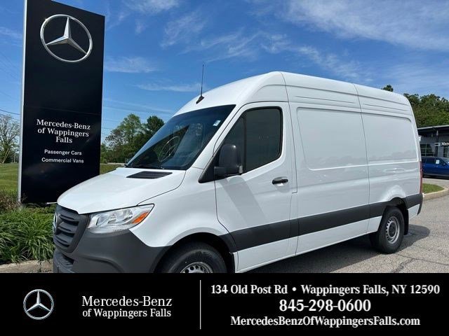 New 2026 Arctic White Mercedes-Benz Cargo 144 WB image 27
