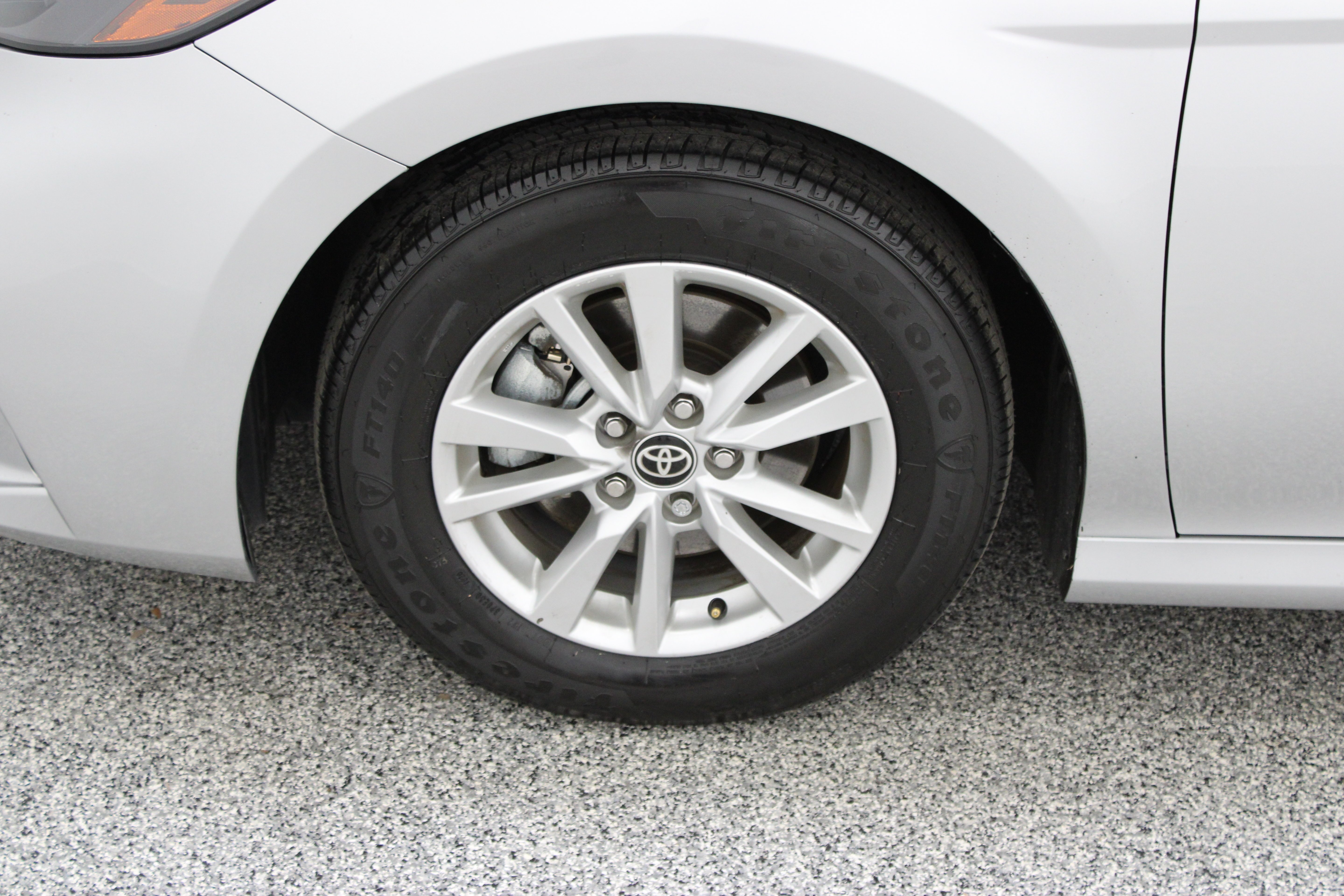 Used 2025 Silver Toyota LE 2.5L/Electric image 11