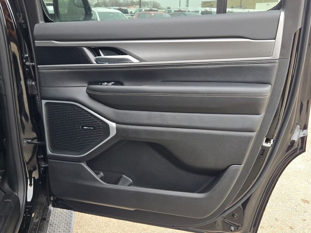 New 2026 High Gloss Black Jeep Limited Altitude image 15