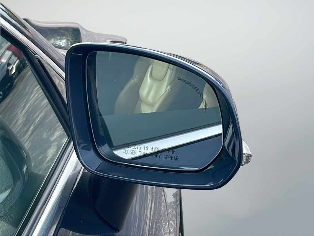 Used 2021 Blue Volvo T5 Inscription image 44