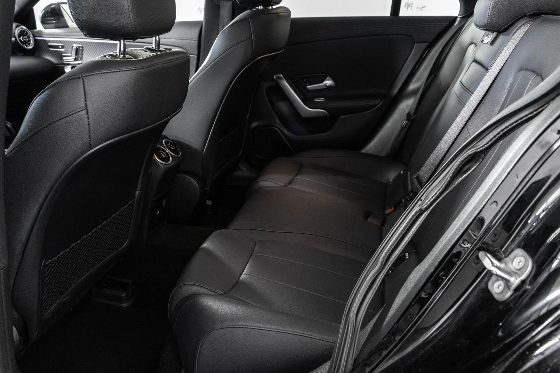 Used 2025 Black Mercedes-Benz 4MATIC® image 35