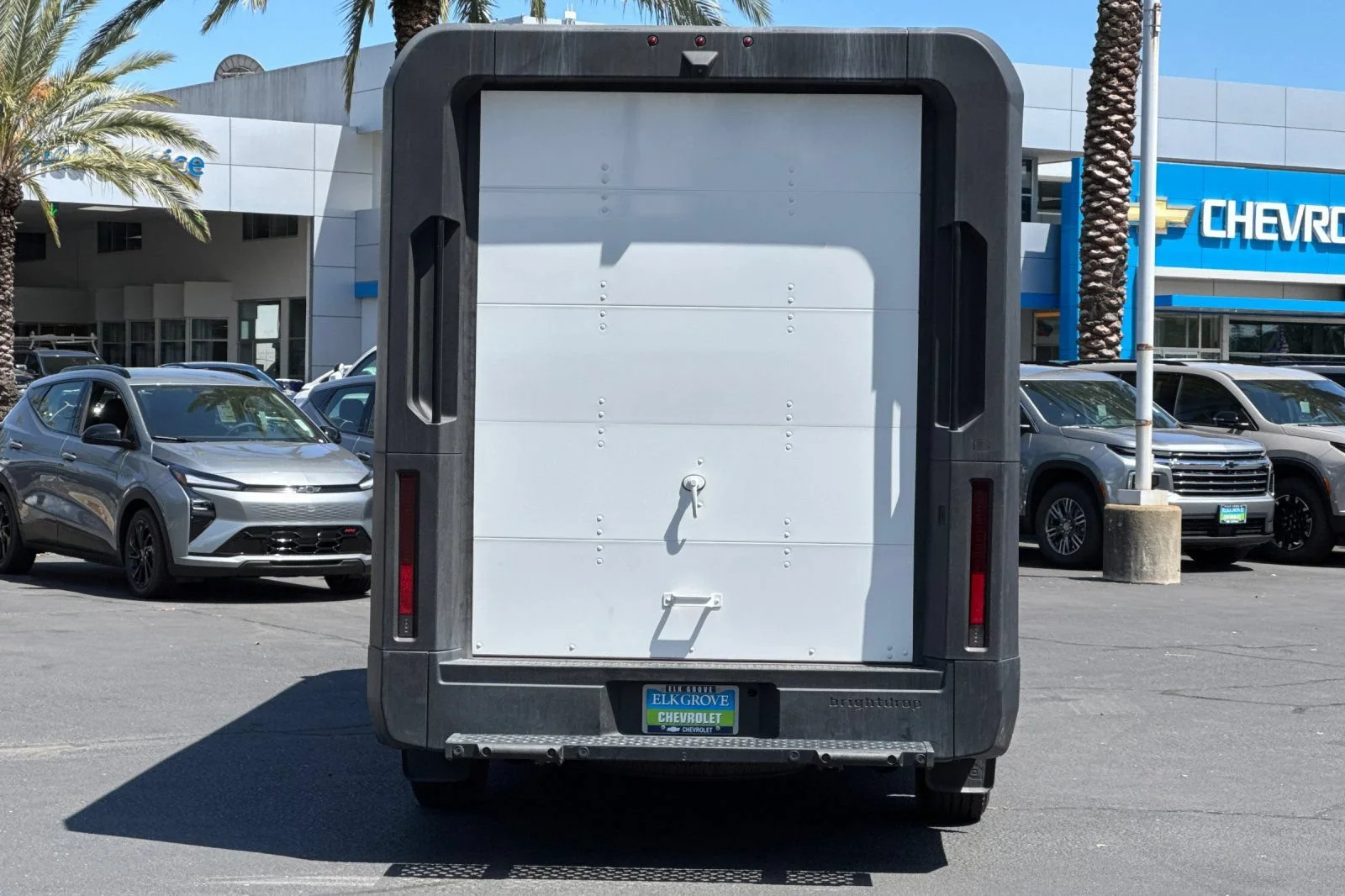 Used 2023 Oyster White BrightDrop EJY image 4