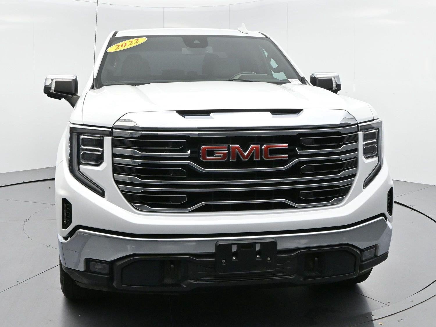 Used 2022 Summit White GMC SLT image 2