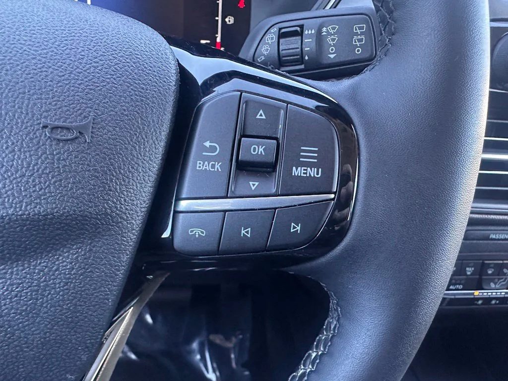 Used 2023 Gray Ford Active image 16