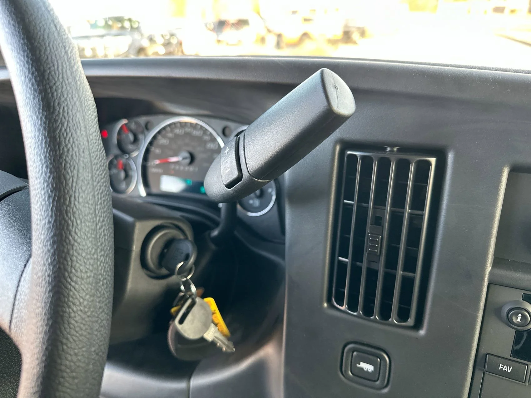 New 2025 Summit White Chevrolet Work Van image 18