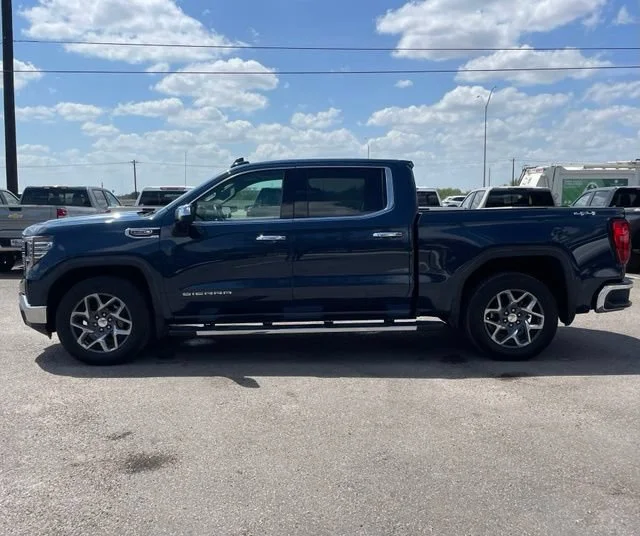 Used 2022 PACIFIC BLUE METALLIC GMC SLT image 3