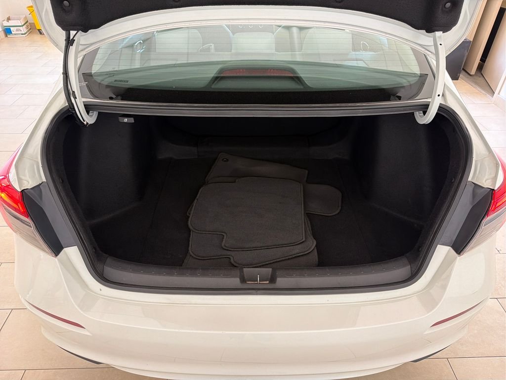 Used 2024  Honda LX image 27