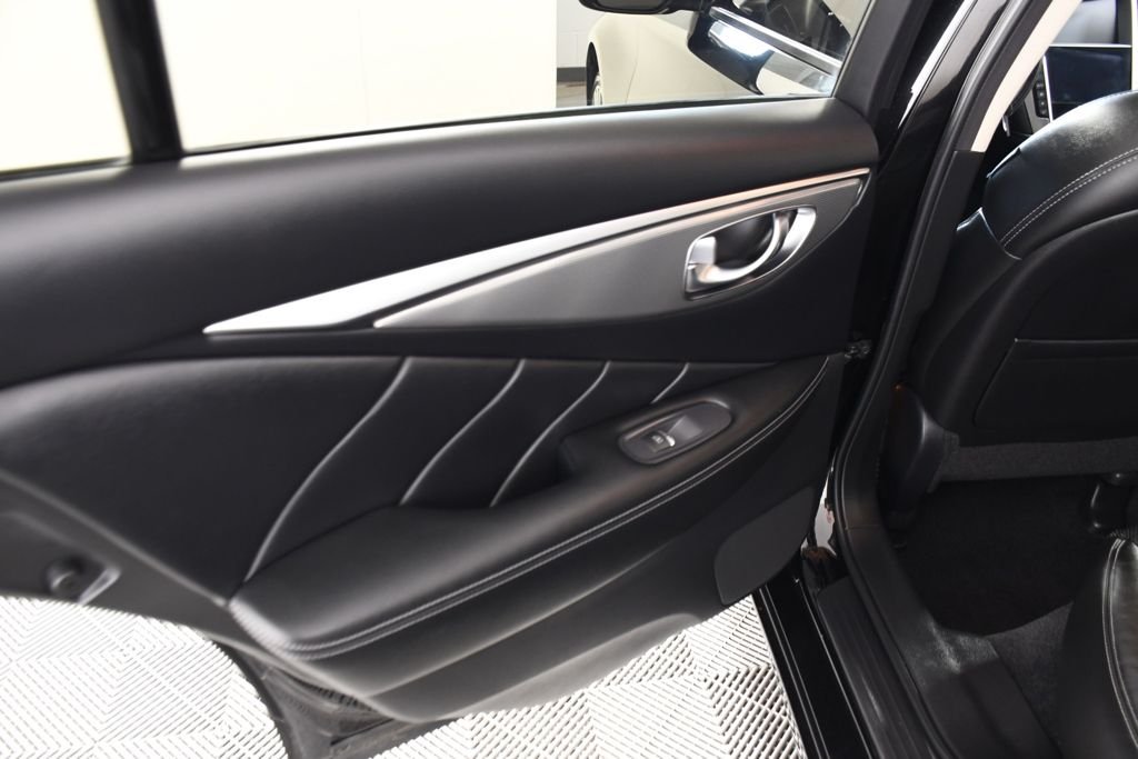 Used 2018 Black Obsidian INFINITI Sport image 25
