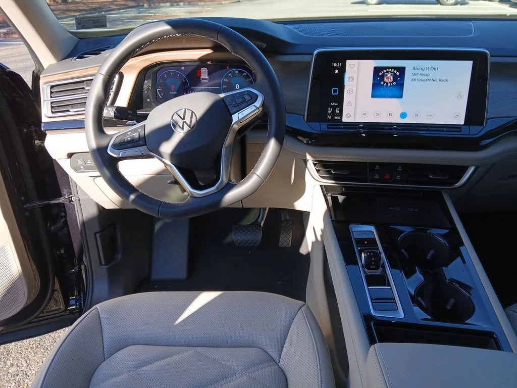 New 2026 Black Volkswagen 2.0T SE w/Technology image 13