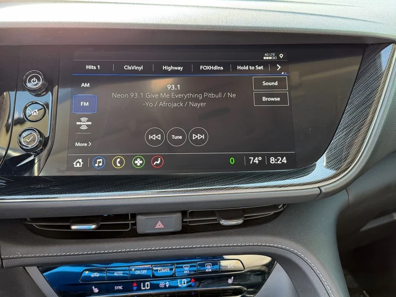 Used 2023 White Frost Tricoat Buick Preferred image 10