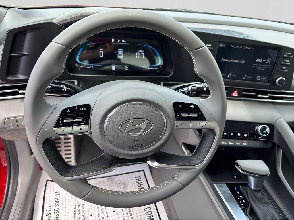 Used 2025 Red Hyundai SEL Sport image 14