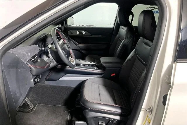 Used 2025 White Metallic Ford ST-Line image 47