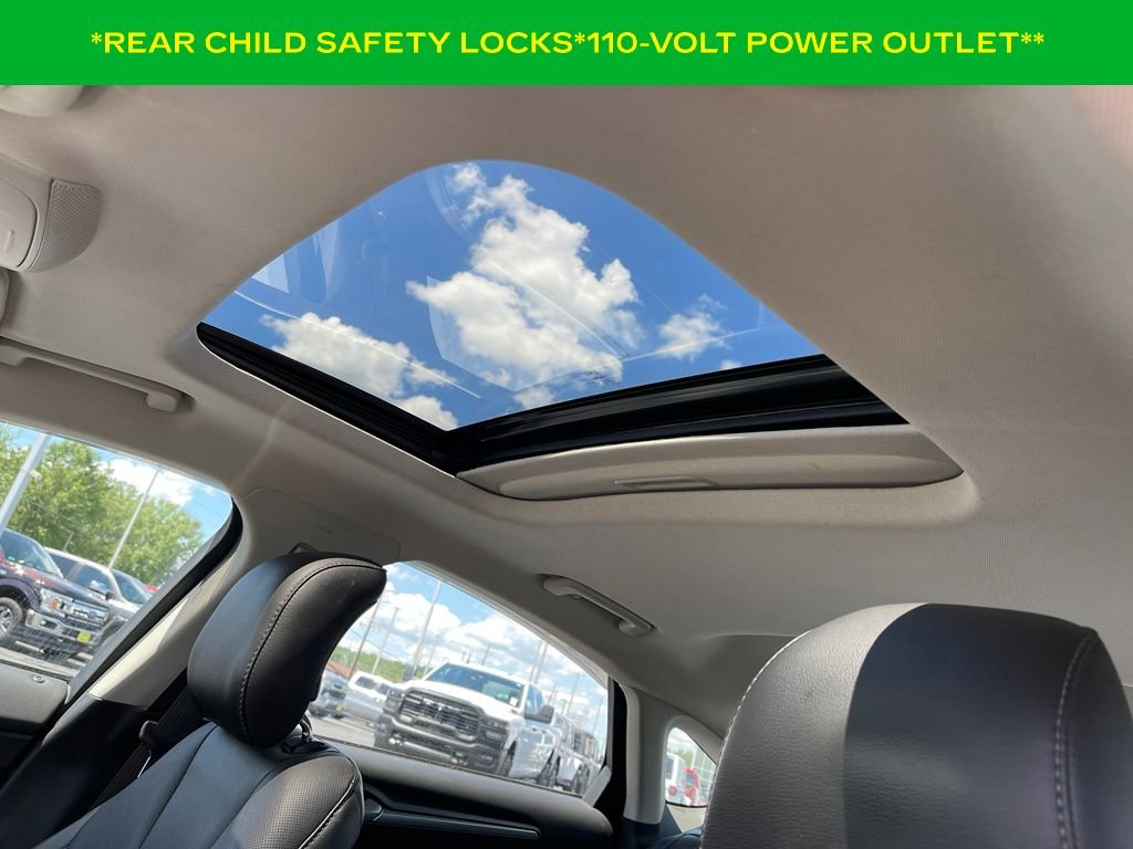 Used 2013 White Platinum Clearcoat Metallic Ford Titanium image 13