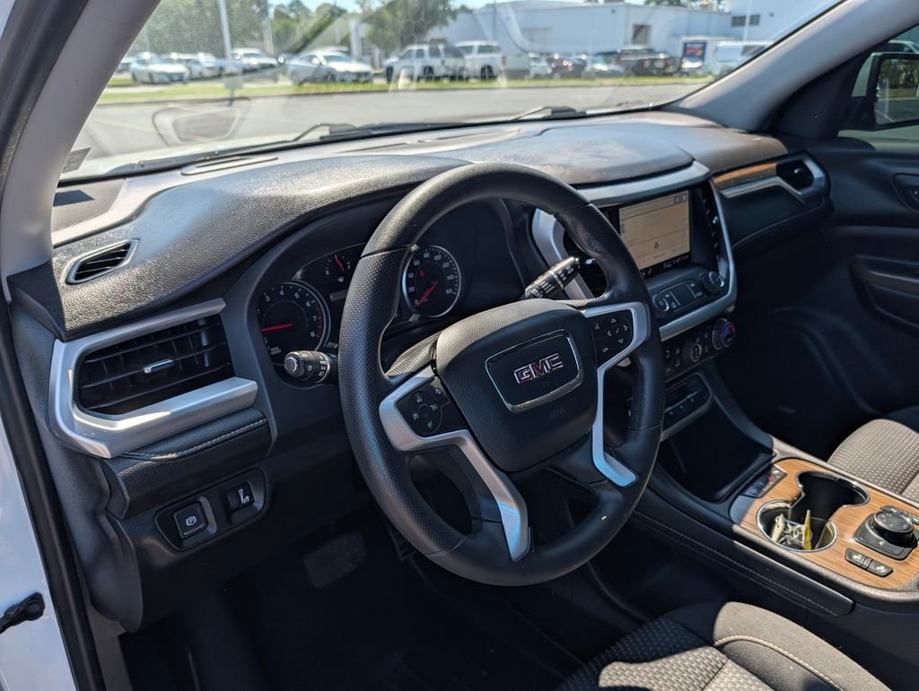 Used 2022 White GMC SLE image 19