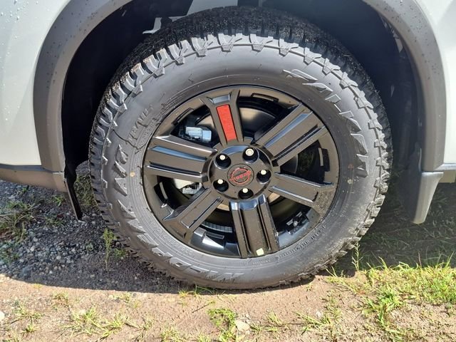 New 2026 Everest White Pearl TriCoat Nissan Rock Creek® image 9