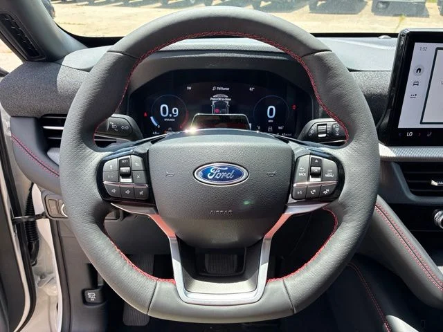 New 2026 Star White Metallic Tri-Coat Ford ST-Line image 32