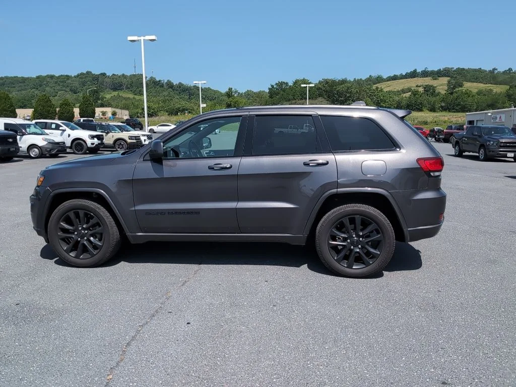 Certified Used 2021 Gray Jeep Laredo X image 8