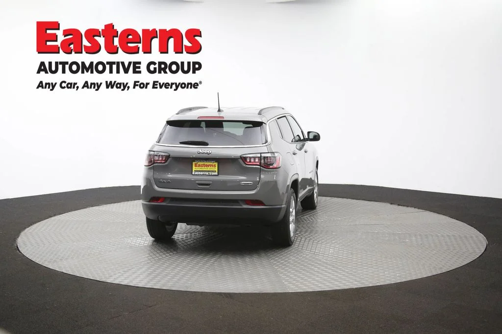 Used 2023 Gray Jeep Latitude Lux image 37