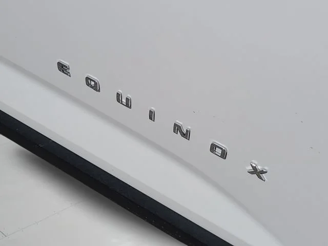 New 2027 Summit White Chevrolet LT image 34