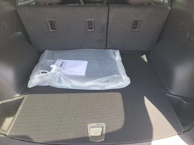 New 2026 Summit White Chevrolet 2LT image 9