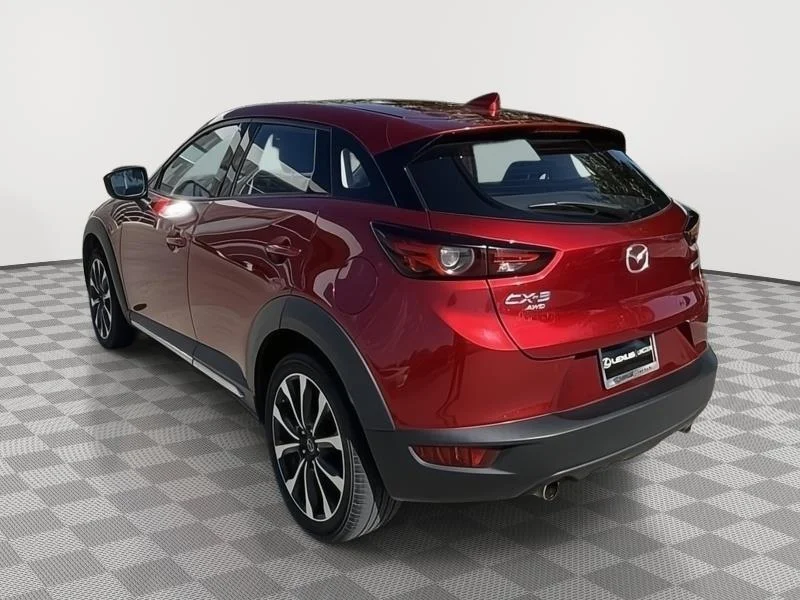 Used 2019 RED MAZDA GRTOUR image 10