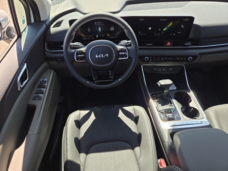 New 2026 Snow White Pearl Kia EX image 10