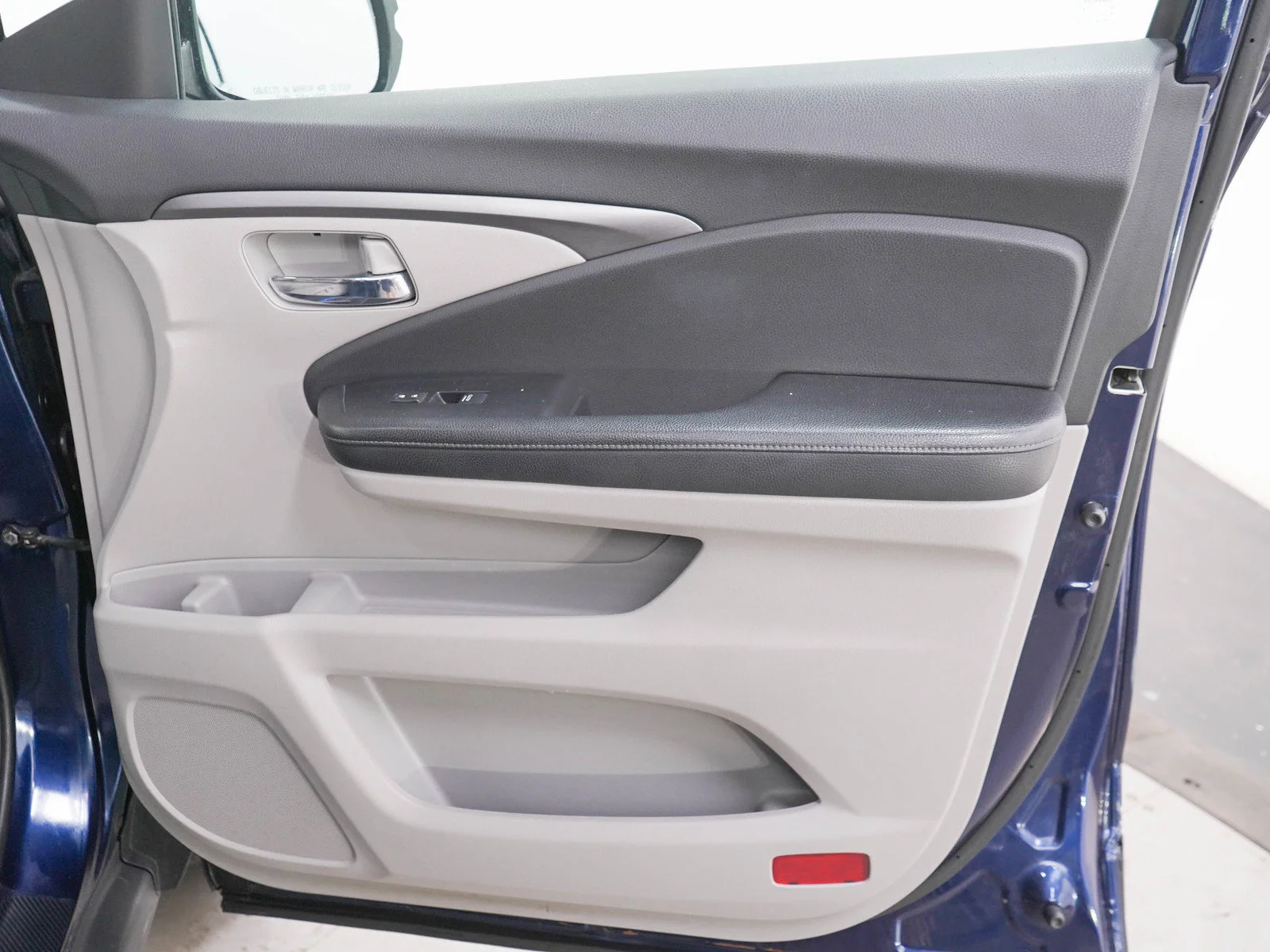 Used 2019  Honda 4D RTL 4WD image 12