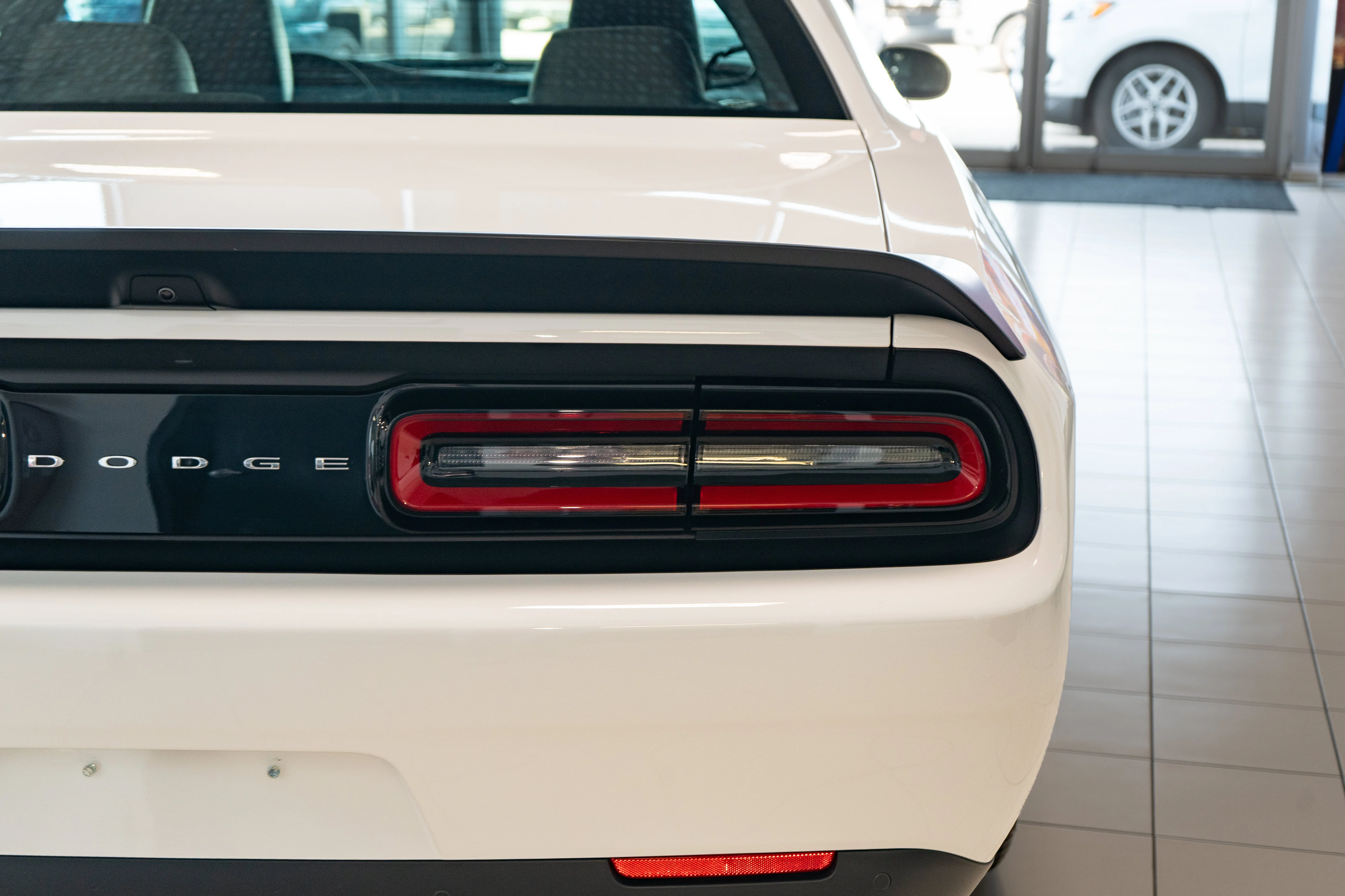 Used 2023 White Knuckle Dodge SRT Hellcat Jailbreak*NO LUX TAX! | 717HP!! | Only 233KM! | Cooled Alcantara Seats | Harman/Kardon image 21