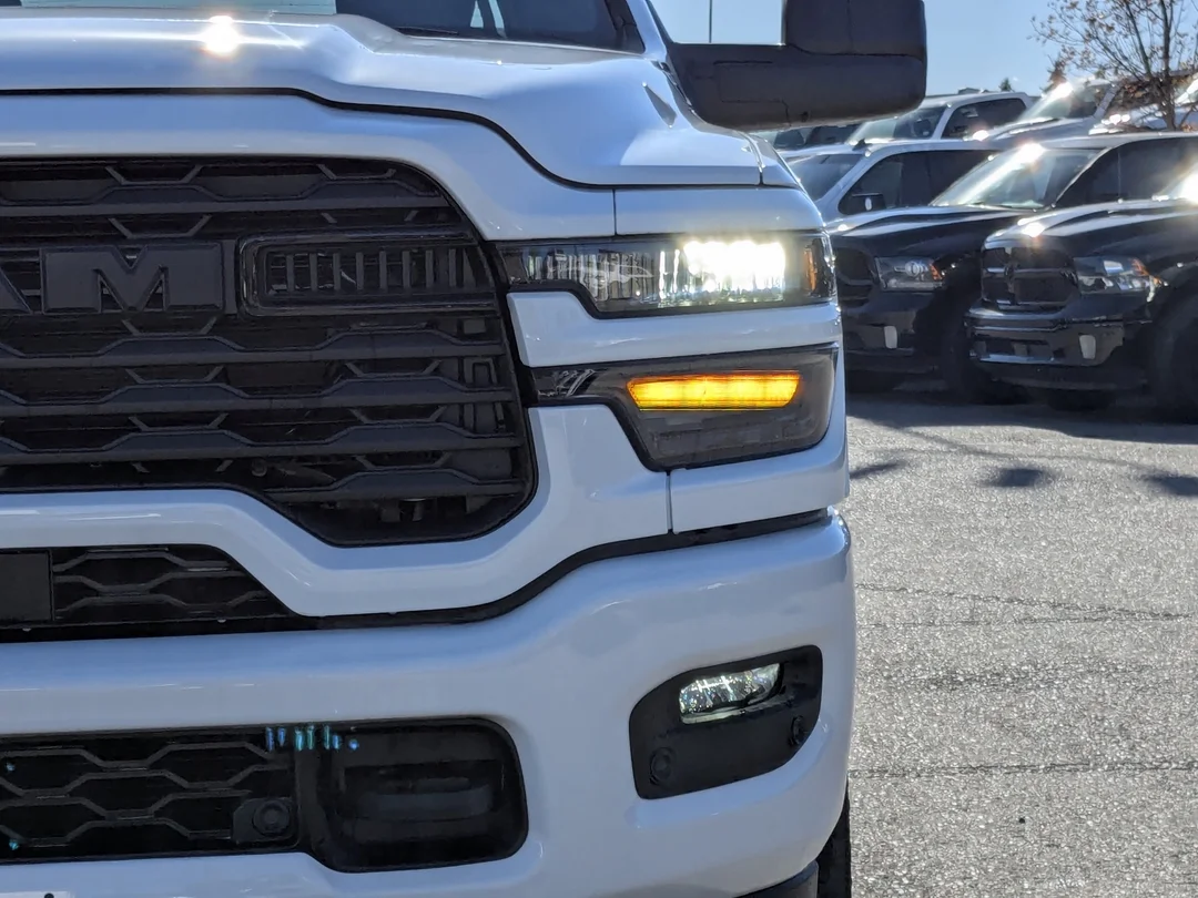 New 2026 White RAM Big Horn - - 5th W & Gooseneck Prep - Level 1 Plus Grp - Cummins HO & More! image 10