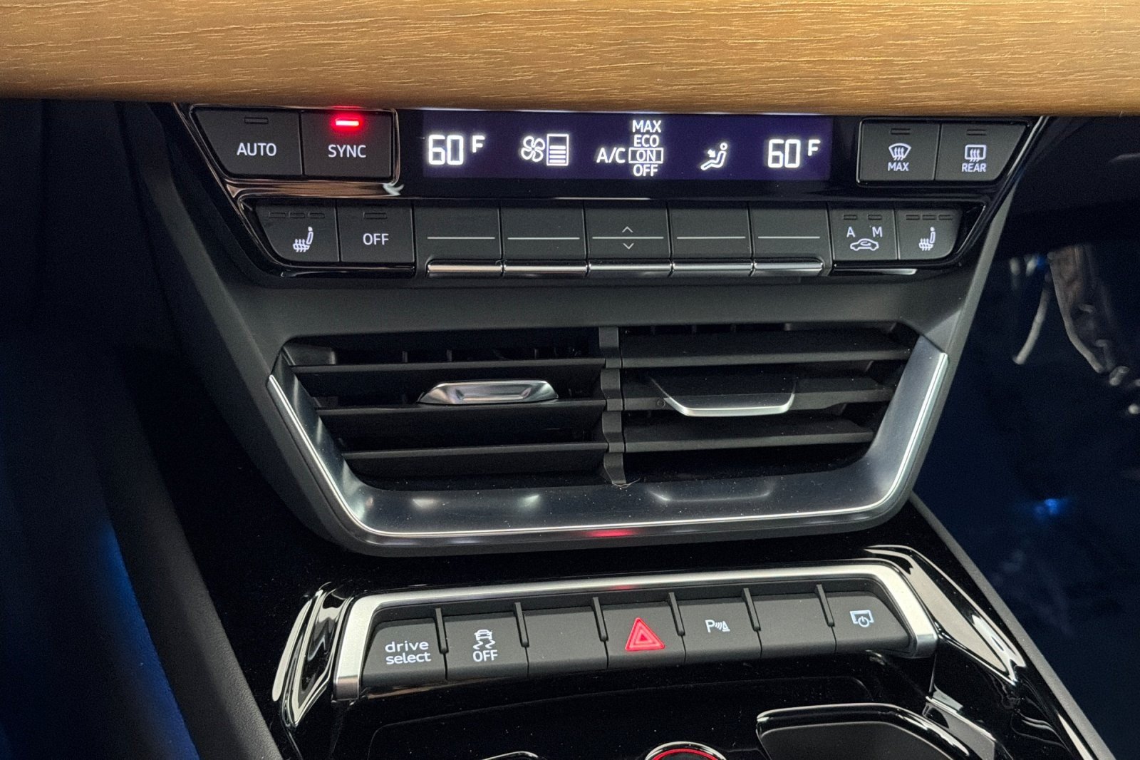 Used 2023 Daytona Gray Pearl Effect Audi Premium Plus quattro image 19