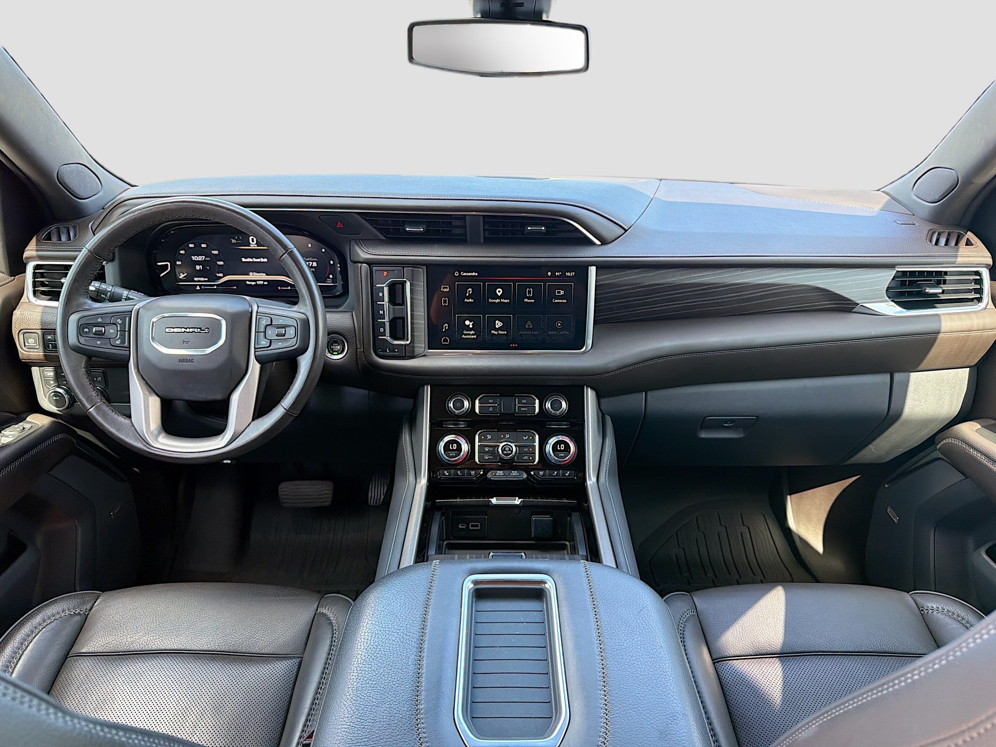 Used 2022 White Frost Tricoat GMC Denali image 17