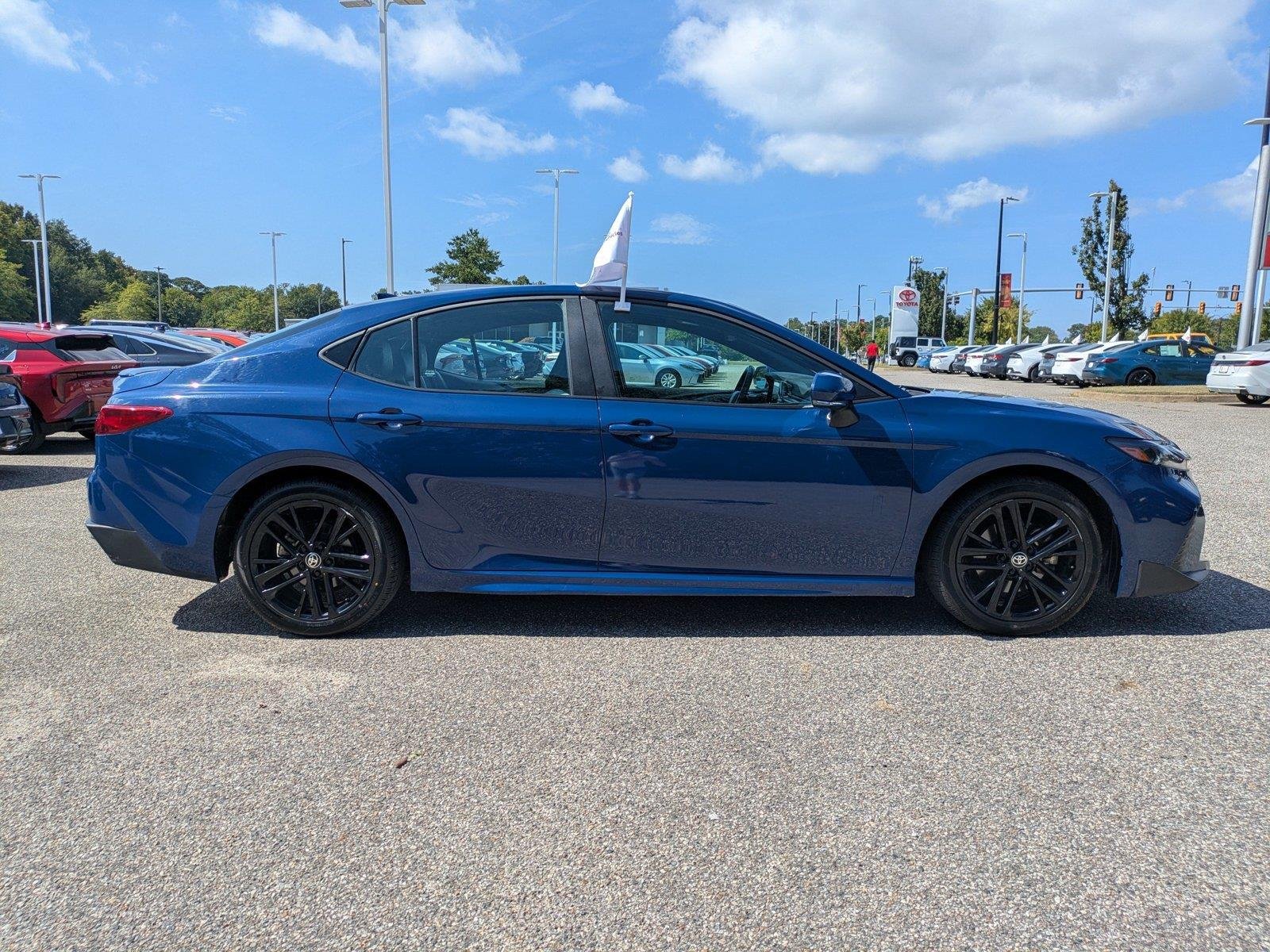 Used 2025  Toyota SE image 3