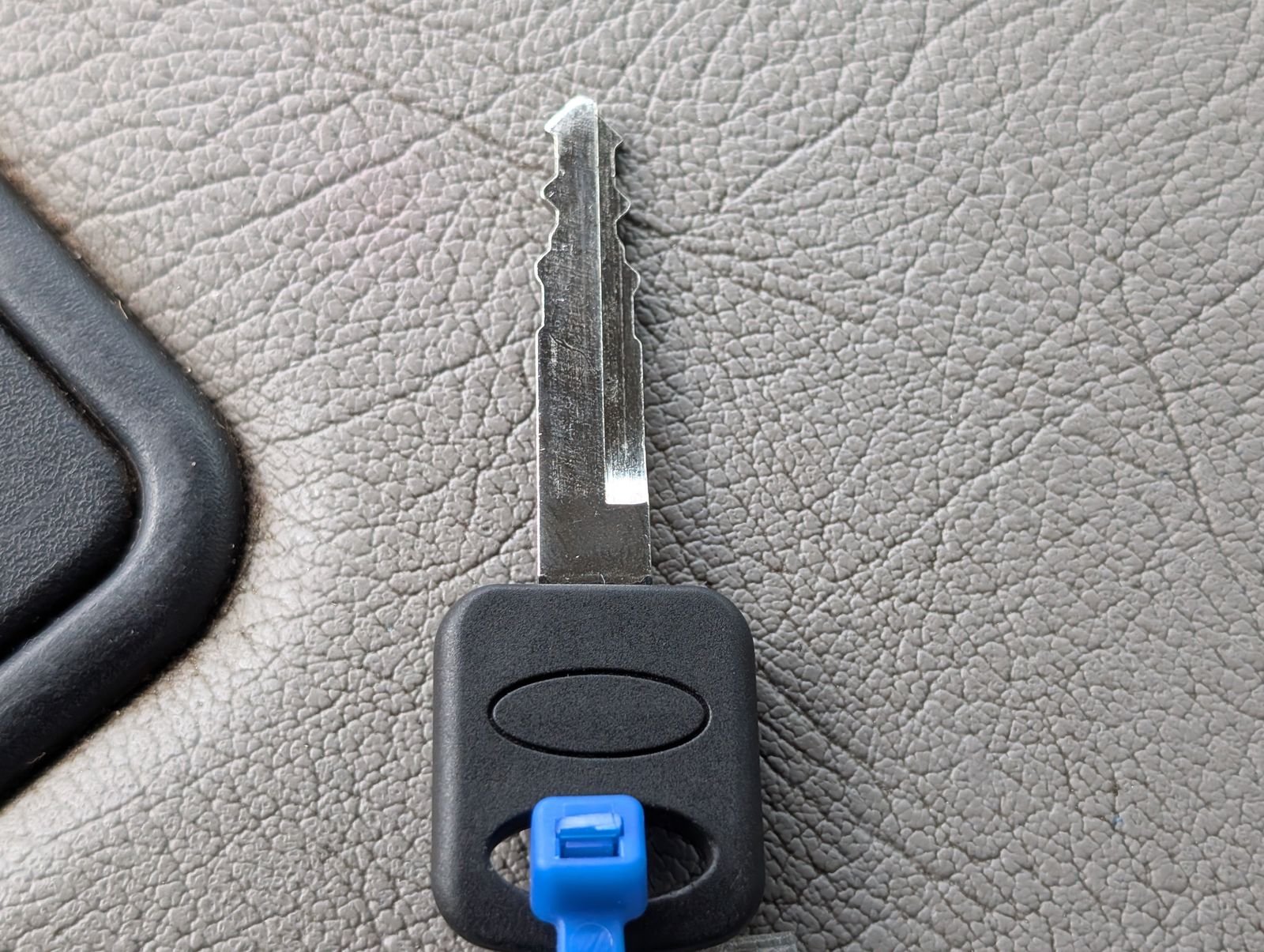Used 1999 Green Ford XL image 26