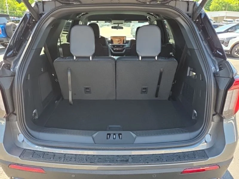 New 2026 Carbonized Gray Metallic Ford ST-Line image 10