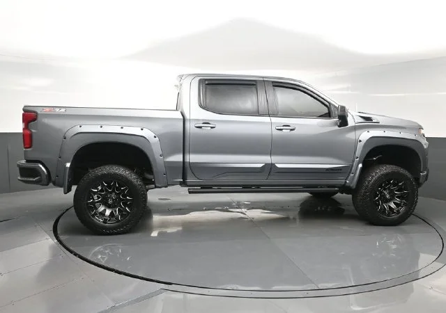 Used 2022 Gray Chevrolet RST image 8