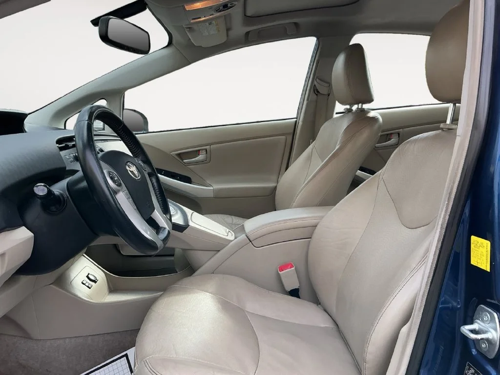 Used 2010 Blue Toyota IV image 16