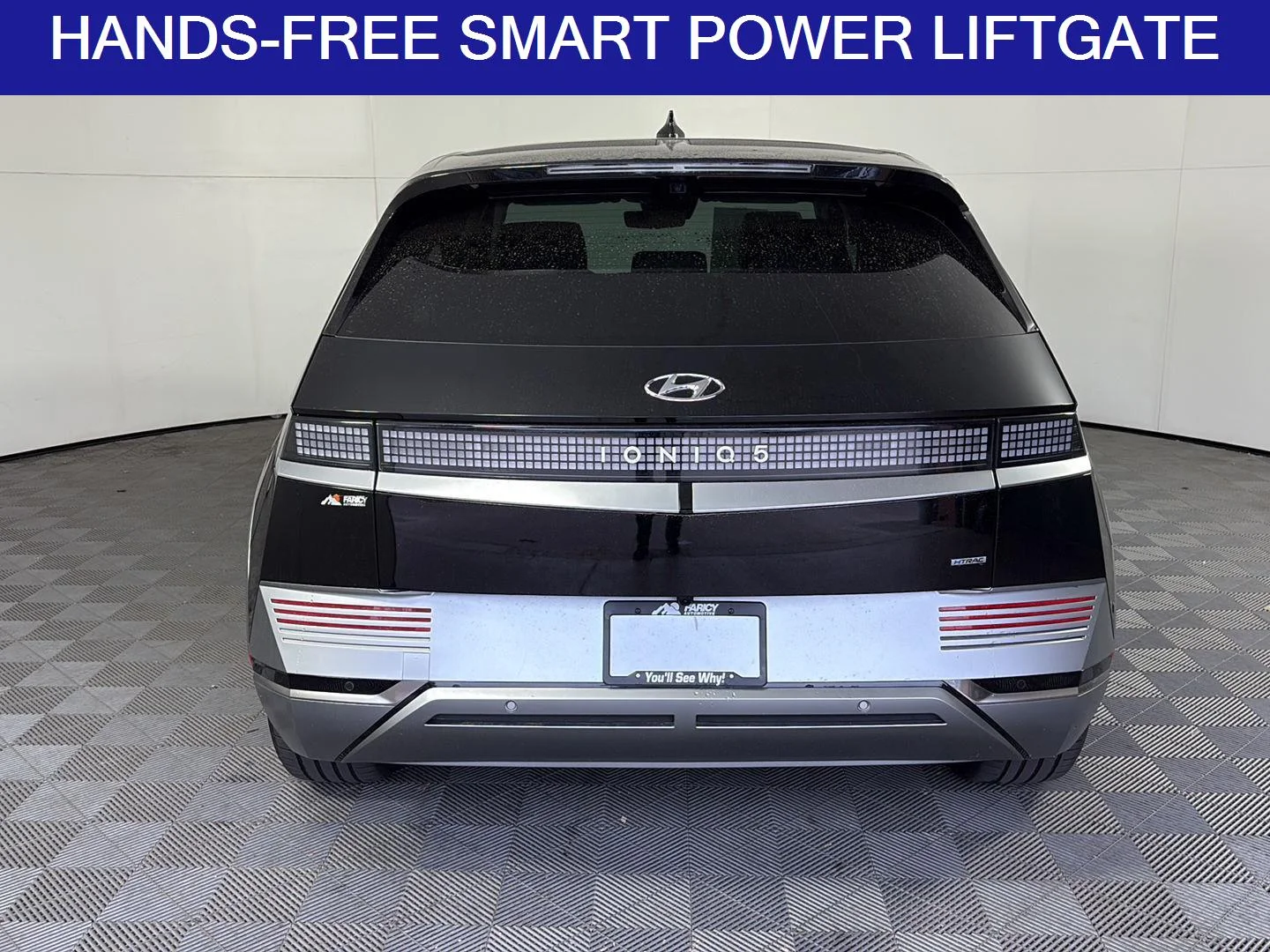 Used 2024 Abyss Black Hyundai Limited image 6