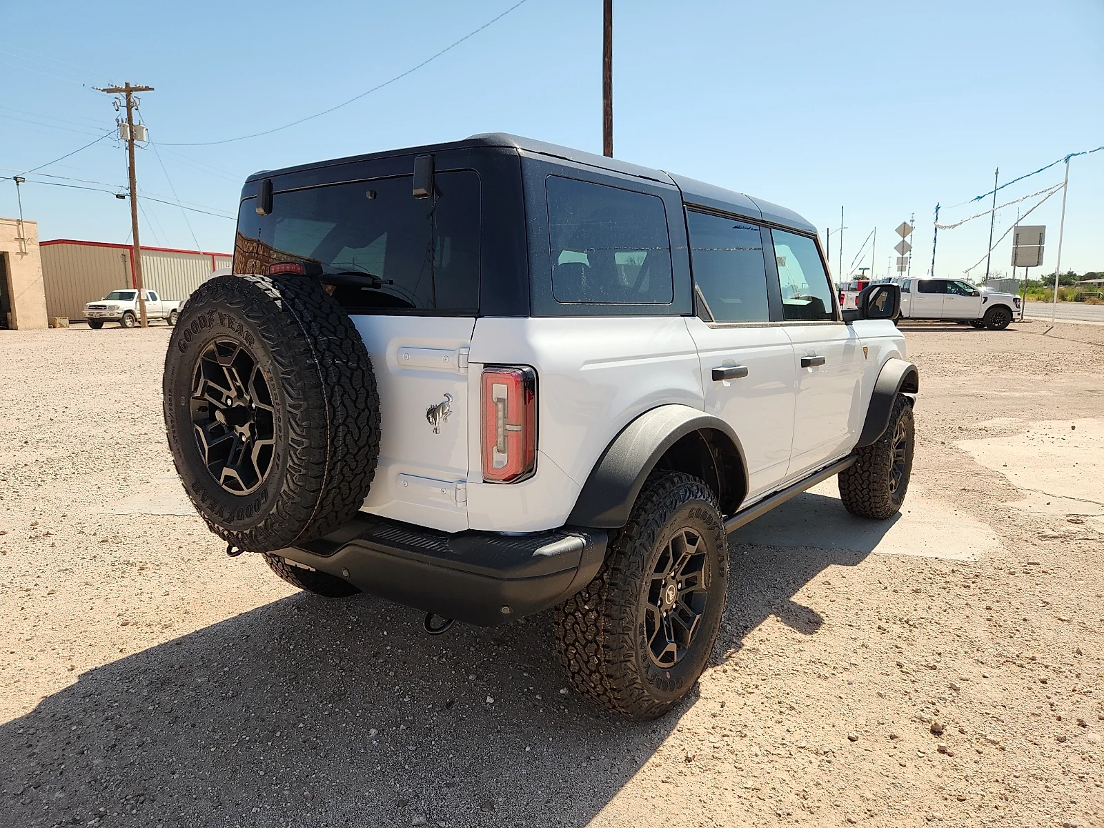 New 2026 Oxford White Ford Badlands image 7