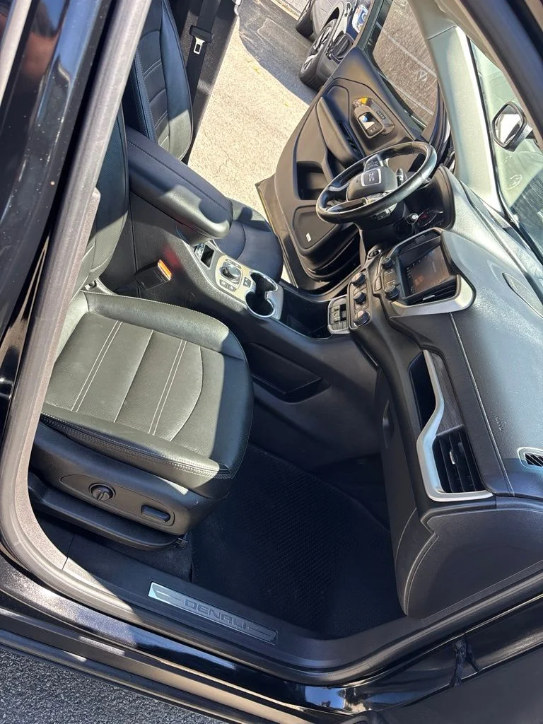 Used 2023 Black GMC Denali image 29